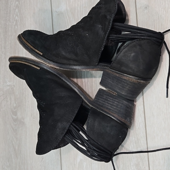 Free People Women Cut Out Side Black Suede Ankle Boots Shoes Sz 37/6.5-7 - Picture 8 of 14